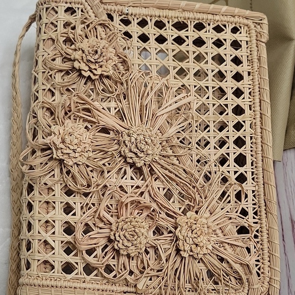 Kaanas Handmade Straw Bag - Picture 10 of 10